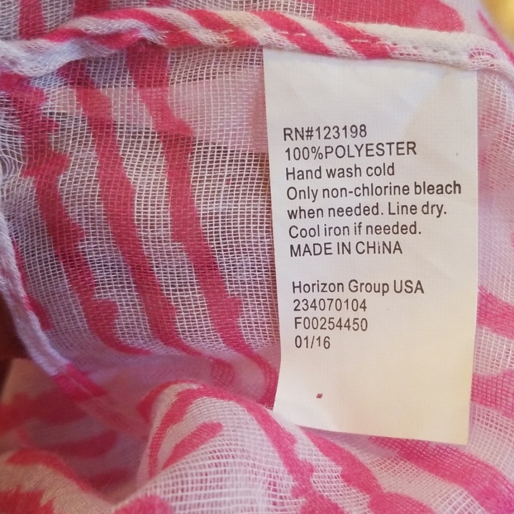 Pink and white Scraf - Picture 3 of 3